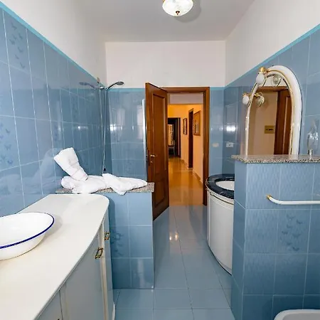 Torlonia: Due Matrimoniali E Bagno Apartman *