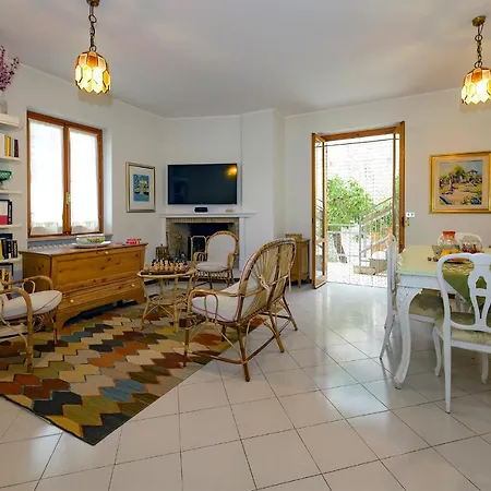 Apartment Torlonia: Due Matrimoniali E Bagno