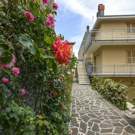 Torlonia: Due Matrimoniali E Bagno Apartment Luco dei Marsi