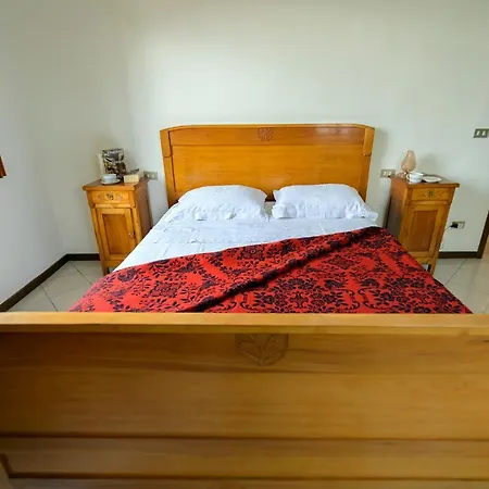 Apartment Torlonia: Due Matrimoniali E Bagno