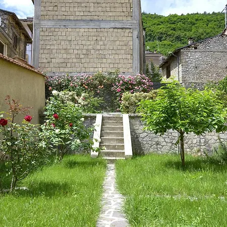 Torlonia: Due Matrimoniali E Bagno Luco dei Marsi