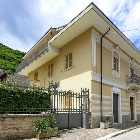 Torlonia: Due Matrimoniali E Bagno Luco ne' Marsi