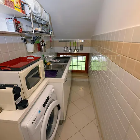 Torlonia: Due Matrimoniali E Bagno Apartman