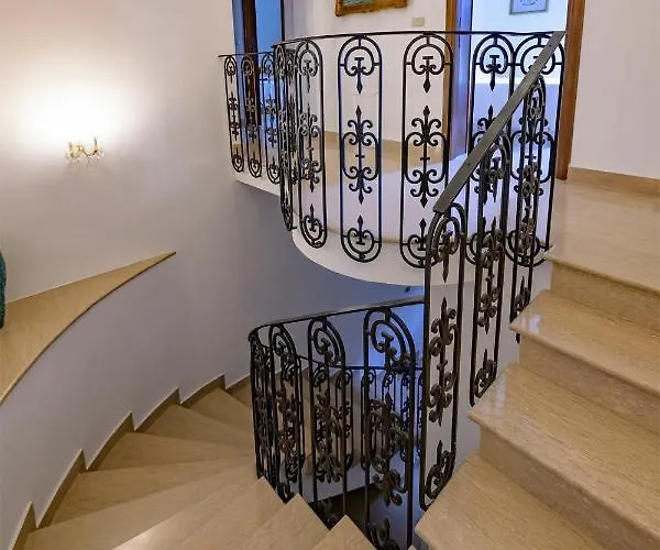 Torlonia: Due Matrimoniali E Bagno *