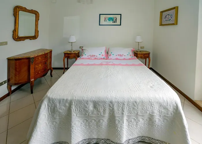 Torlonia: Due Matrimoniali E Bagno *