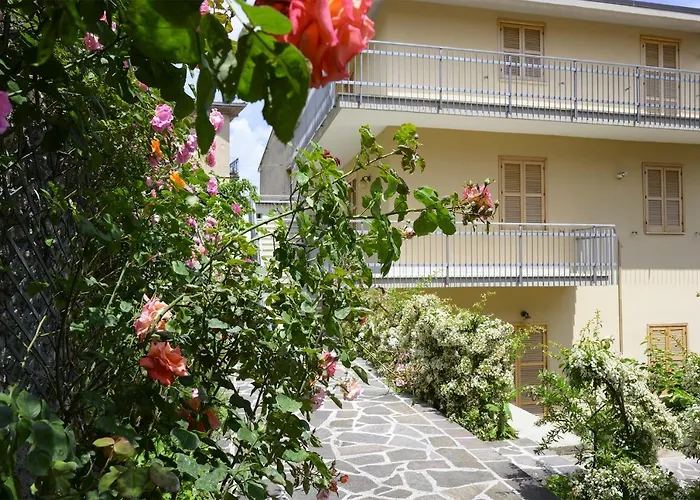 Torlonia: Due Matrimoniali E Bagno 公寓 Luco ne' Marsi