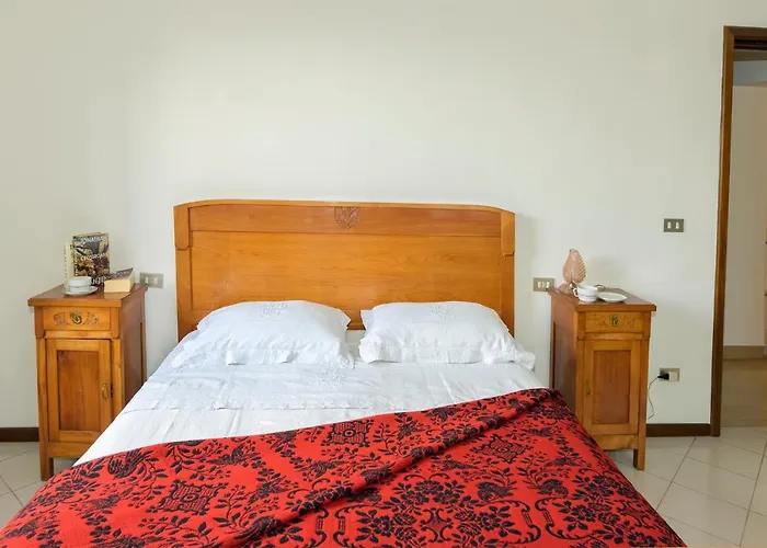 Torlonia: Due Matrimoniali E Bagno Luco ne' Marsi